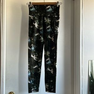 Sweaty Betty Super Sculpt leggings. 7/8 length, size XS. Color: green pattern.